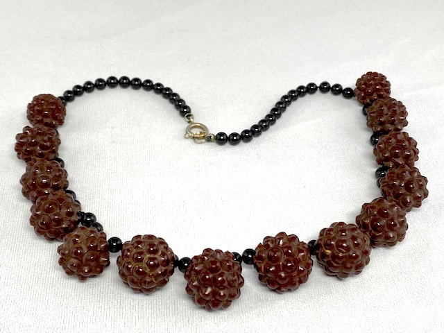 BN45 dk chocolate bakelite raspberry bead necklace